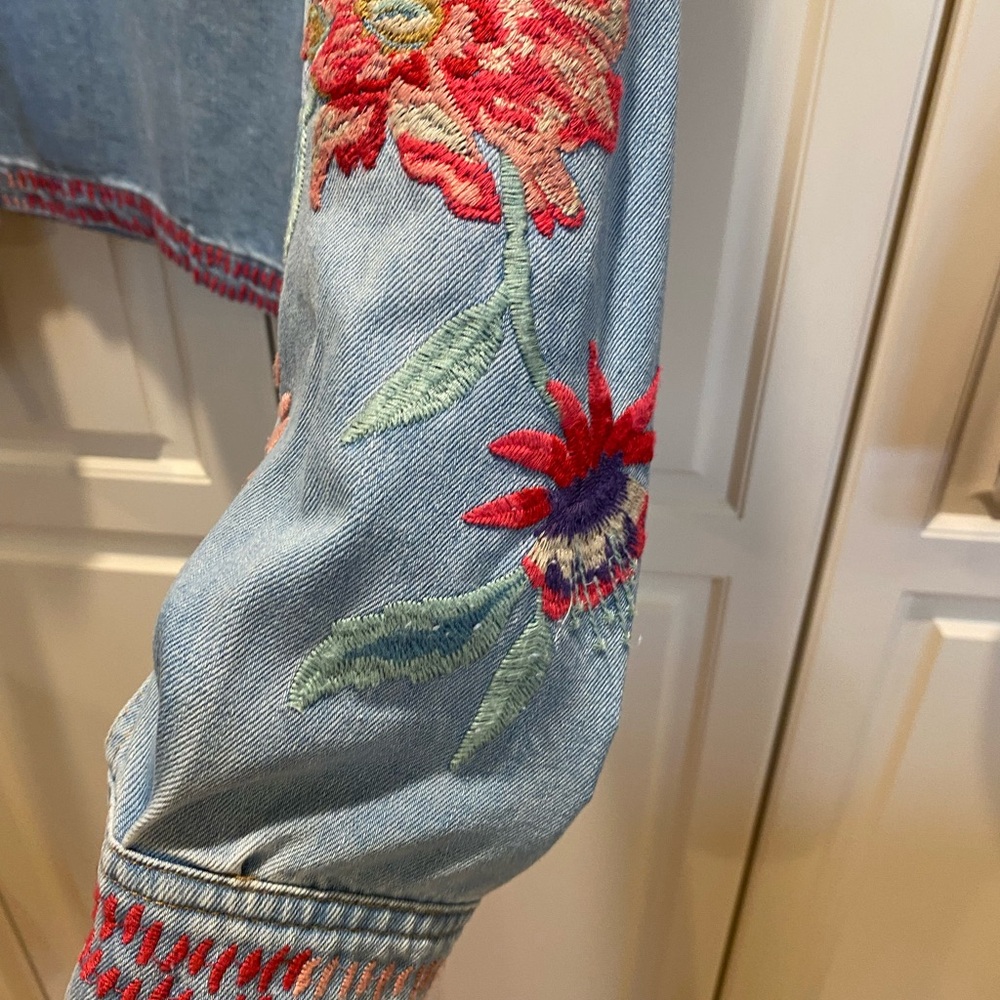 Johnny Was XL Embroidered Denim Jacket with Red Floral Accents - Picture 7 of 7